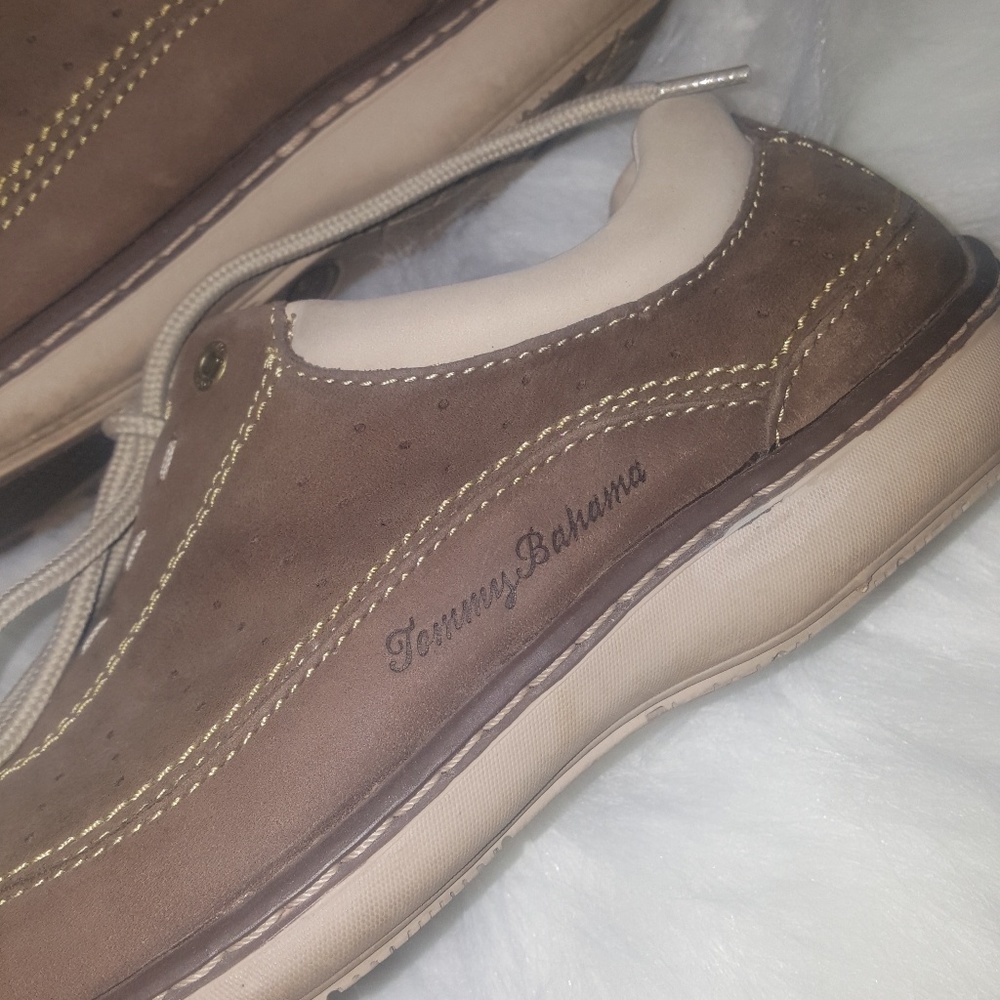 SAT SALE!! Tommy Bahama soft sneakers